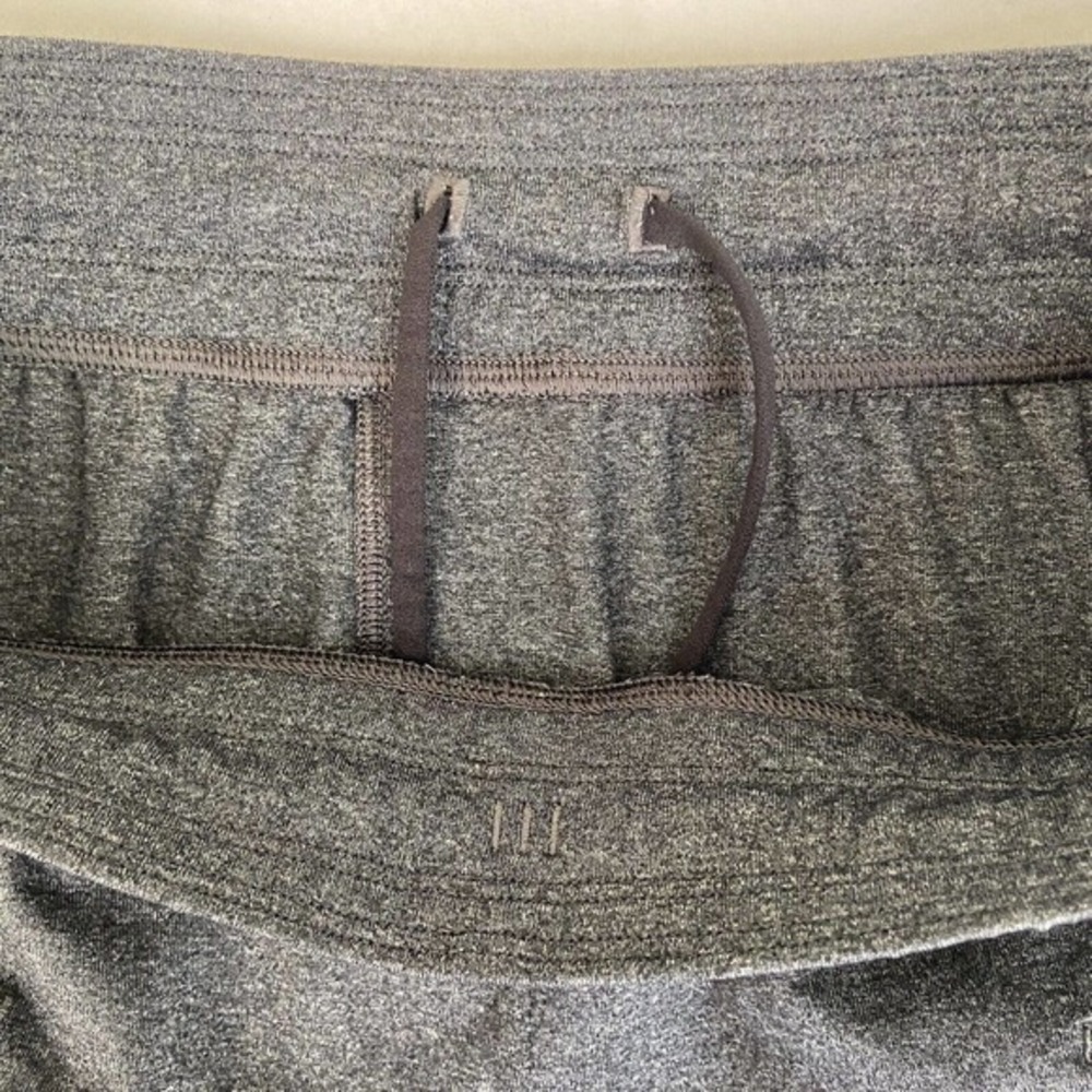 Lululemon Men’s Gray Drawstring Unlined Shorts‎ Size Medium - Picture 6 of 7